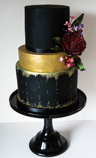 black gold metallic cake