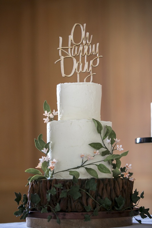 rustic wedding cake happyhills